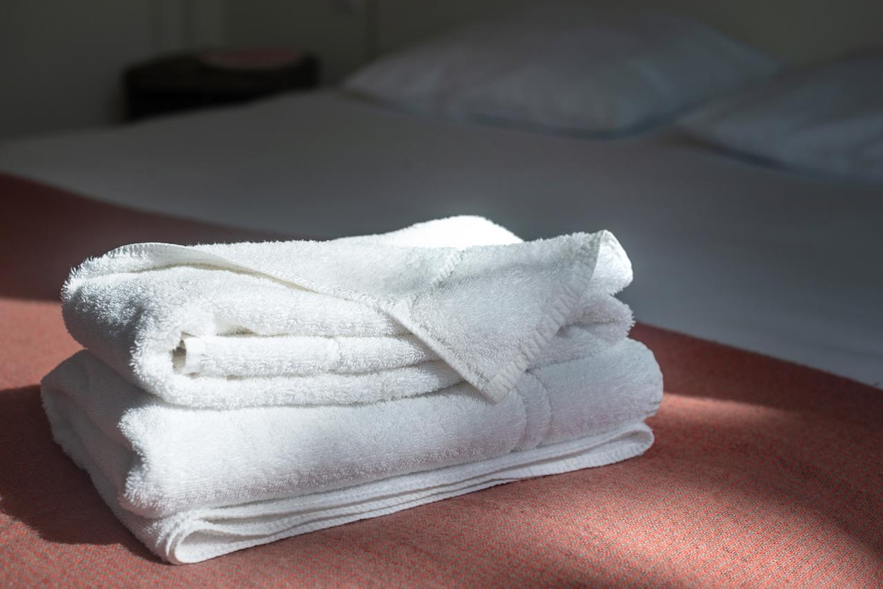 Logis Hotel & Restaurant De L'Aerodrome De La Baie De Somme Buigny-Saint-Maclou 外观 照片
