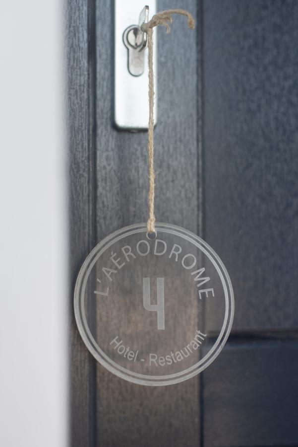 Logis Hotel & Restaurant De L'Aerodrome De La Baie De Somme Buigny-Saint-Maclou 外观 照片