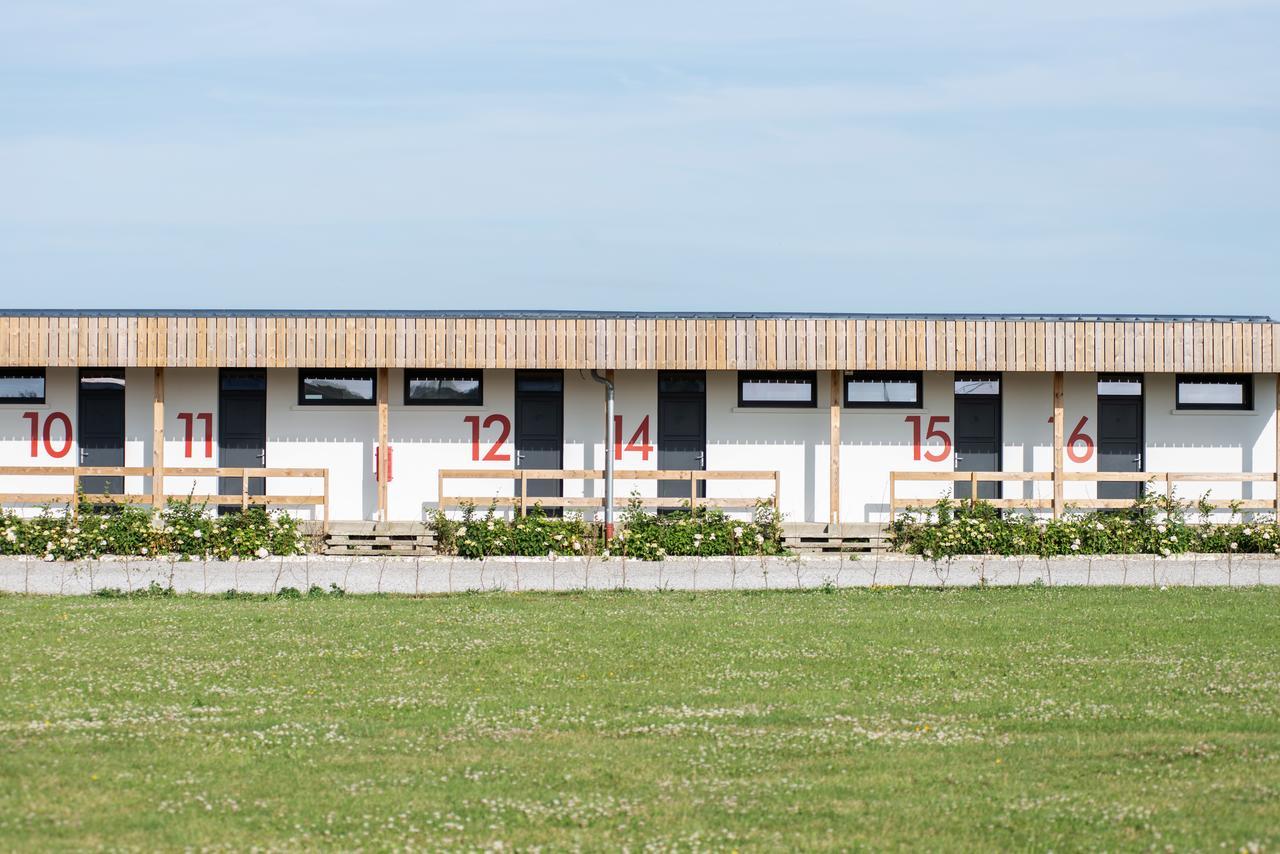 Logis Hotel & Restaurant De L'Aerodrome De La Baie De Somme Buigny-Saint-Maclou 外观 照片